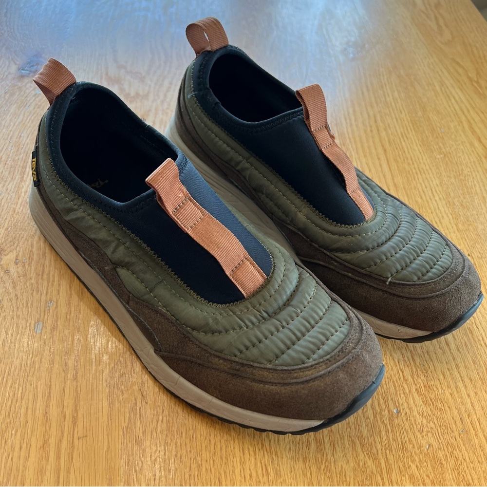 TEVA REEMBER VISTAVERSE- MENS 
Olive/Bison Brown Men's Sneakers/slipons